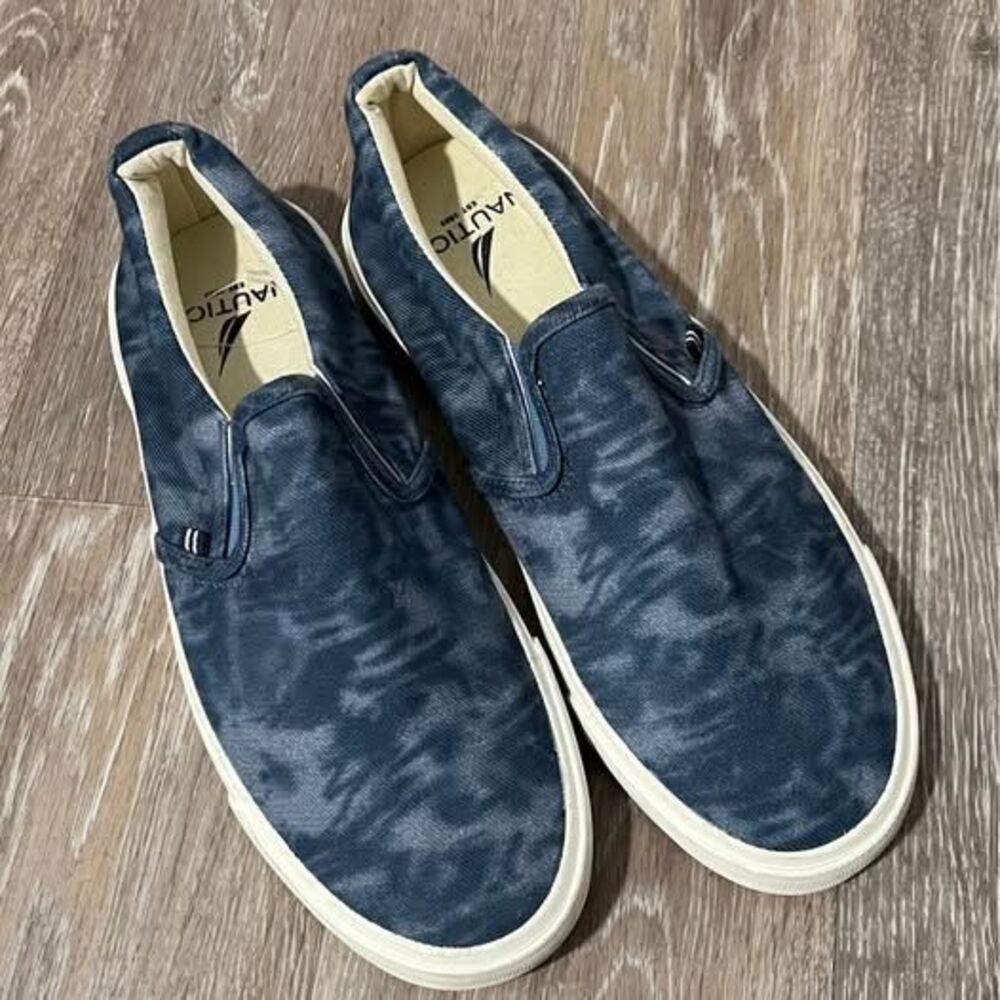 Nautica Candler slip-on Size 9